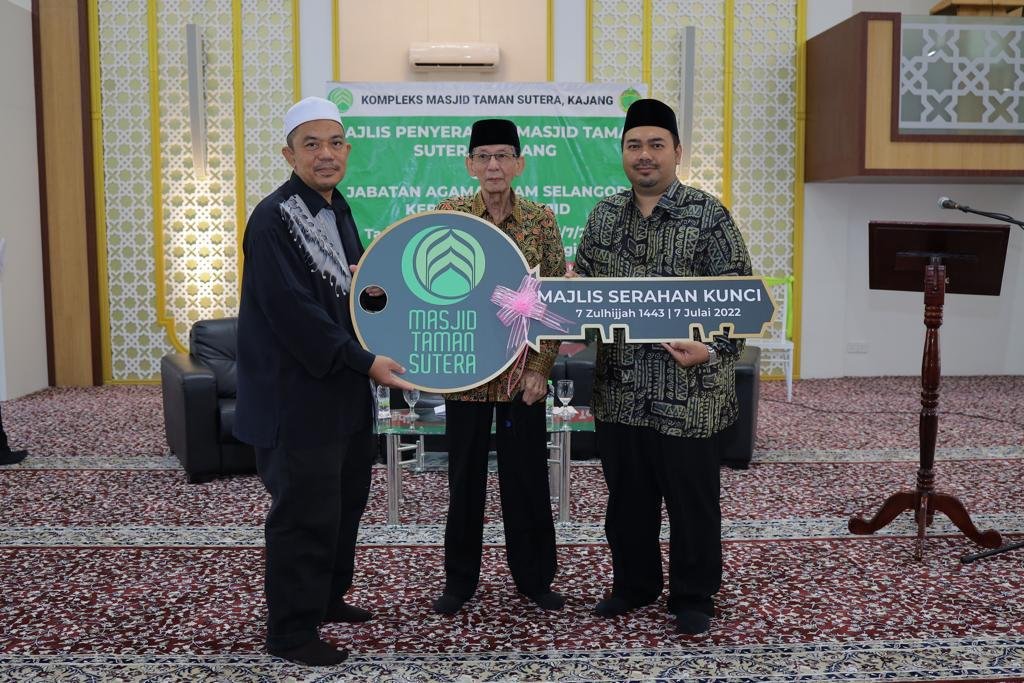 Construction of Masjid Sutera in July 2009